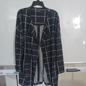 ASTR Women's Black and White Checkered Cardigan